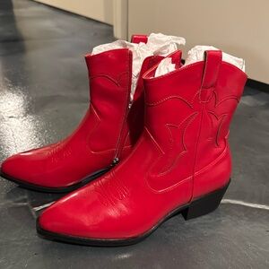 NWT Red Western Ankle Boots Size Women’s 9